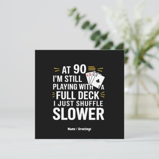 90おもしろい誕生日ギフトカード満載の笑い 招待状 (スタンド正面)