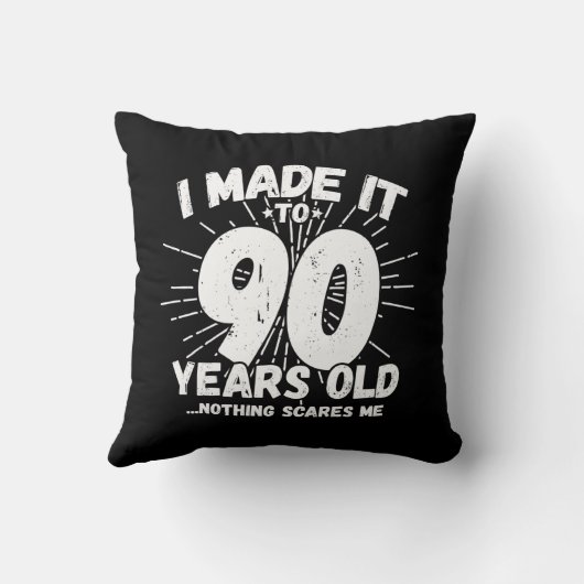 90おもしろい誕生日引用文皮肉90歳 クッション (裏面)