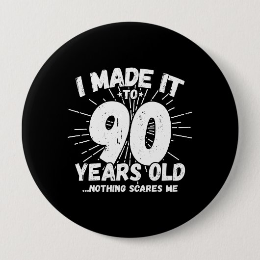 90おもしろい誕生日引用文皮肉90歳 缶バッジ (正面)