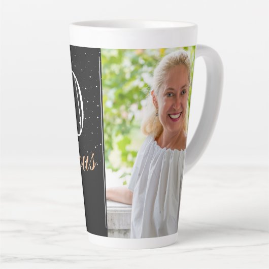 90と素晴らしいエレガントブラック90th誕生日写真 カフェラテマグ (右アングル)