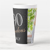 90と素晴らしいエレガントブラック90th誕生日写真 カフェラテマグ (正面)