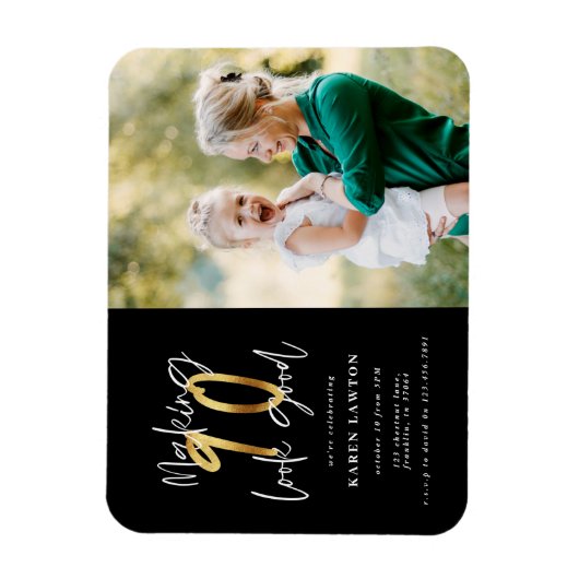 90を良い誕生日の招待金ゴールドの写真に見せる マグネット (縦)