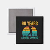 90年と今もスイングおもしろいゴルフ90番目の誕生日 マグネット (正面/裏面)