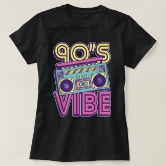90年代の雰囲気 レトロブームボックス ネオン調デザイン Tシャツ