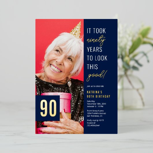 90歳の金ゴールドとフォトブルー90歳の誕生日パ実在ーティ 箔招待状 (立ち正面)