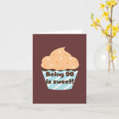 90歳は甘い誕生日Tシャツと贈り物 カード (黄色い花)