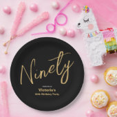 90誕生日ブラック金ゴールドモダンタイポグラフィカスタム ペーパープレート (パーティー)