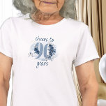 90誕生日応援~90年フローラ番号 Tシャツ<br><div class="desc">90歳の誕生日のtシャツ。90年の読応援か、好きなようにカスタマイズするために用語を編集することを歓迎する。デザインは90番の飾バラの芽と花の開花と沿岸の青と砂の色合いの葉を備えている。水色フェミニンフローラ配エレガント置、絵を描(ばちゃばちゃ)跳ねるとブラシックによる微妙なデザイン。沿岸の雰囲気、ビーチハウスや湖畔や水辺などの90誕生祝いに最適。</div>