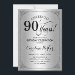90誕生日 – シルバーダマスク 招待状<br><div class="desc">90番目の誕生日招待状。エレガントヴィンテージフェイク銀デザインダマスク模様機能スクリプトフォント。応援90年!どんなパーソナライズされた時代にも入る!メッセージもしの詳細なカスタマイズが必要。</div>