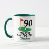 90、まだスイング、90番目のおもしろい誕生日・ゴルファー マグカップ (左)