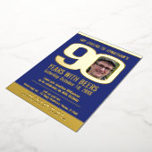 90th誕生日パーティーブルー金ゴールドフォイルフォトビール 箔招待状 (回転した状態)