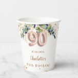 90th birthday eucalyptus greeneryグリッター名 紙コップ<br><div class="desc">90歳エレガントの誕生日パーティー。白い背景。前面と背面：名前と日付をカスタマイズして追加。ユーカリ飾ーの緑とフェイクグリッターの塵でNr 90はバ書ロンスタイルフォント付き。</div>