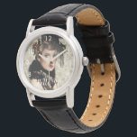 90th birthday hello 90フォト女性 腕時計<br><div class="desc">テンプレートの写真。白い文字オーバーレイ： Hello 90.90歳素晴らしの誕生日の贈り物や記念の品。この文字は書、およびトレンディーの手モダン入力されたスタイルスクリプトを含む。ホワイトクロック顔番号8 ～ 4。</div>
