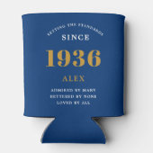 90th Birthday Name 1936 Blue Gold Elegant Chic 缶クーラー (裏面)