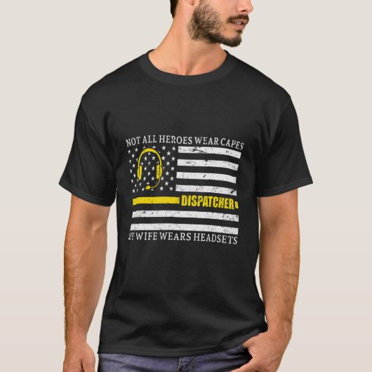 911 Dispatcher妻はヘッドセットシン金ゴールドリンを着用 Tシャツ (正面)