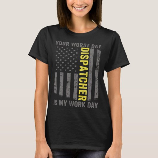 911 Operator US Flag Thin Gold Line Emergency Disp Tシャツ (正面)