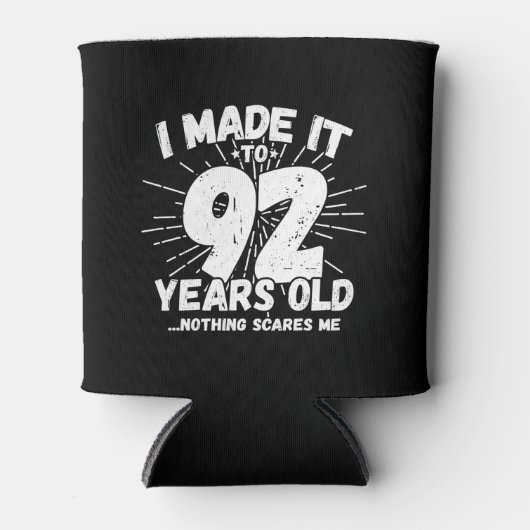 92おもしろい位誕生日引用文皮肉92歳 缶クーラー (正面)