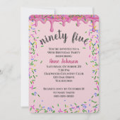 95歳の誕生日 ピンクのアイシングとスプリンクル 招待状 (正面)