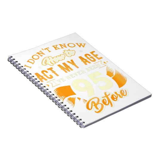 95誕生日おもしろいギフト95歳の私の行動 ノートブック (右側)