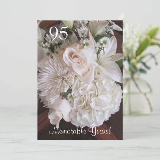 95誕生祝い/エレガント白フローラ 招待状 (スタンド正面)