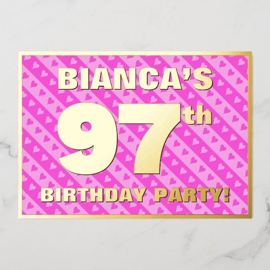 97th Birthday Party —おもしろいピンクのハートとストライプ 箔招待状 (正面)
