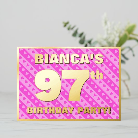 97th Birthday Party —おもしろいピンクのハートとストライプ 箔招待状 (立ち正面)