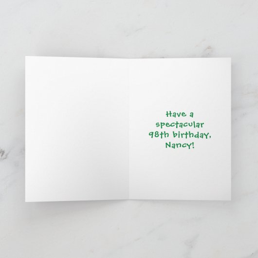 98誕生日:おもしろいケーキとキャンドル+名前をカスタムする カード (内部)