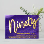 990th誕生日パーティー紫の青のアート金ゴールド 箔招待状 (立ち正面)