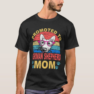 9 ジャーマンシェパードのママに昇進 498 Tシャツ