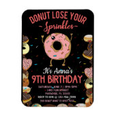 9th誕生日ドーナツあなたの散弾女の子を失うInvite マグネット (縦)