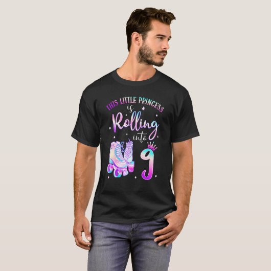9th Bday Rolling Into 9 Birthday Roller Skate Them Tシャツ (正面フル)