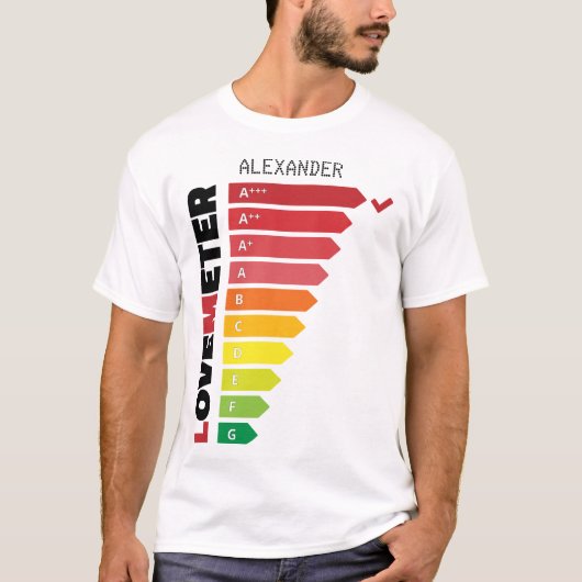 AからGの赤の黒の名前へのラブスコアパーソナライズされた Tシャツ (正面)