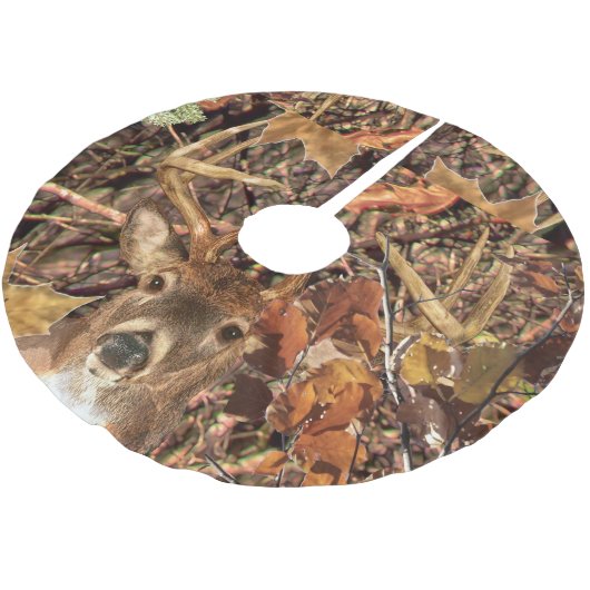 aで活気がある白い尾シカの頭部の秋エネルギー ブラッシュドポリエステルツリースカート (アングル)