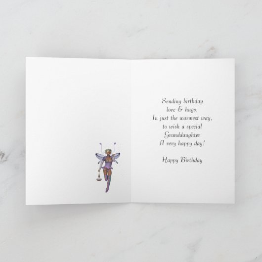 Aのかわいらしい妖精が付いている孫娘のバースデー・カード カード (内部)