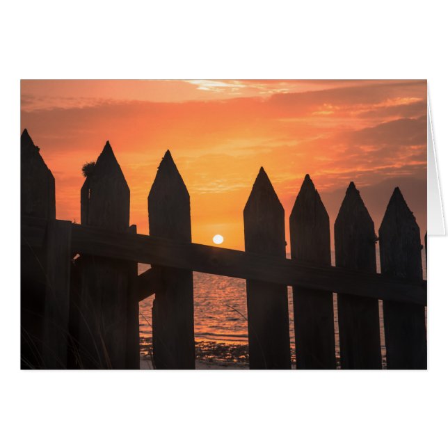 Aのフェンス越しに日の出 (正面横)