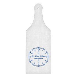 Aの上のどこかにワインが置いてある カッティングボード