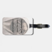 Aフード付きスウェットシャツ ラゲッジタグ (裏面横)