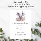 A小さなピーナッツが赤ちゃんシャワーの途中にある 招待状