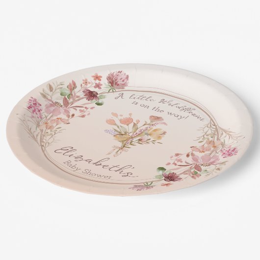 A小さな野花が赤ちゃんのシャワーを途中で ペーパープレート (アングル)