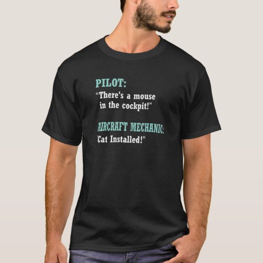 A級航空技術者ネコ設置 航空機メカニック Tシャツ (正面)