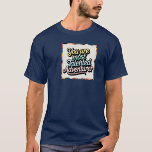 A鮮やか、タイポグラフィアドベンチャーTシャツ Tシャツ