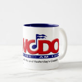A12 - WCDOのアナウンサーの人のコーヒー・マグ ツートーンマグカップ (正面右)