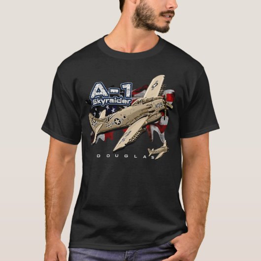 A-1スカイレイダーヴィンテージUSAFファイター飛行機 Tシャツ (正面)