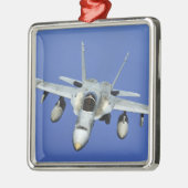 A/A-18ホーネットが任務に参加 メタルオーナメント (左)