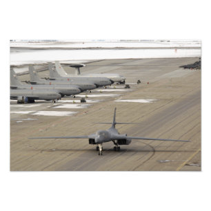 A B-1Bランサーがエイエルソン空軍基地に到着 フォトプリント
