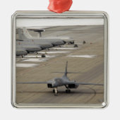 A B-1Bランサーがエイエルソン空軍基地に到着 メタルオーナメント (正面)