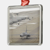 A B-1Bランサーがエイエルソン空軍基地に到着 メタルオーナメント (左)