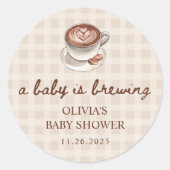 A Baby is Brewing Gingham Coffee Baby Shower Favor ラウンドシール (正面)