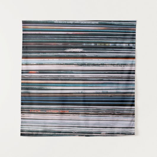 A background consisting of a stack of records in t タペストリー (正面)