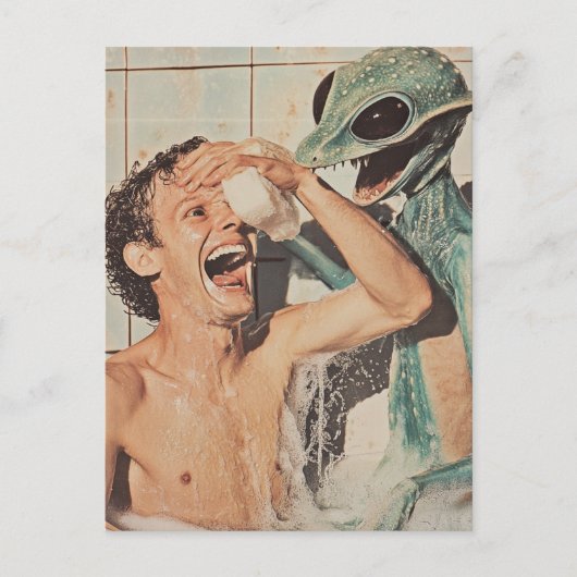 A Bathing Shock Alien Shows Up While in Bathtub ポストカード (正面)
